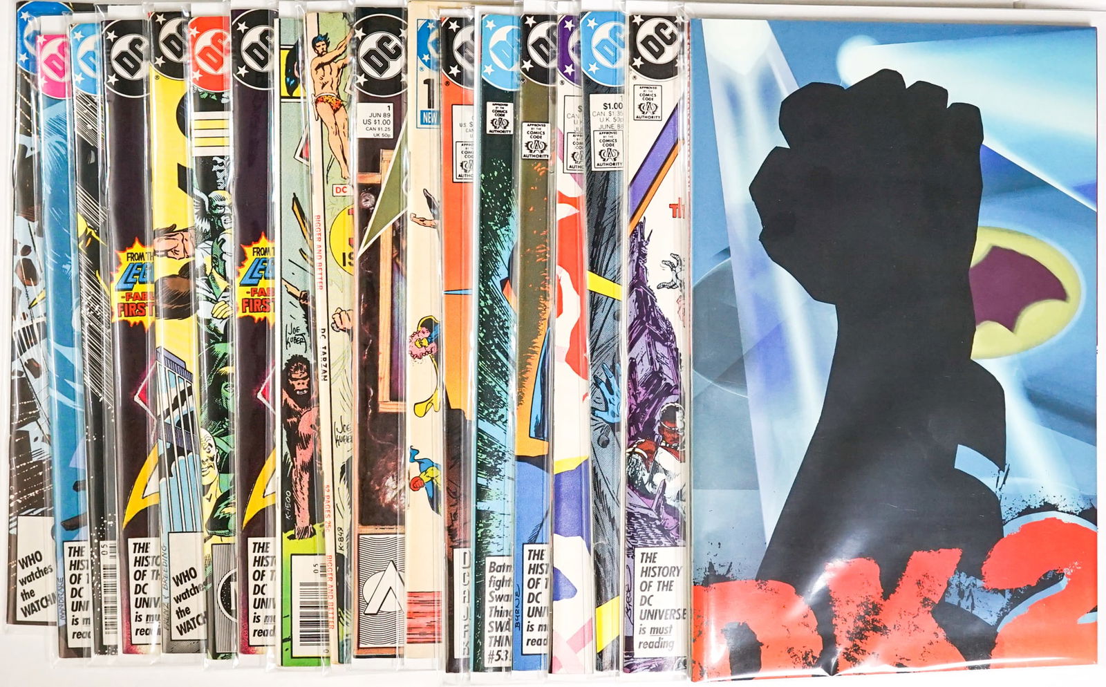 [DC, Super-Man, Batman] Comic Books (18): Mixed condition. Measures 15 x 11 x 3 inches for shipping purposes. The absence of a condition report does not imply that the lot is in perfect condition or completely free from wear and tear, imperfe