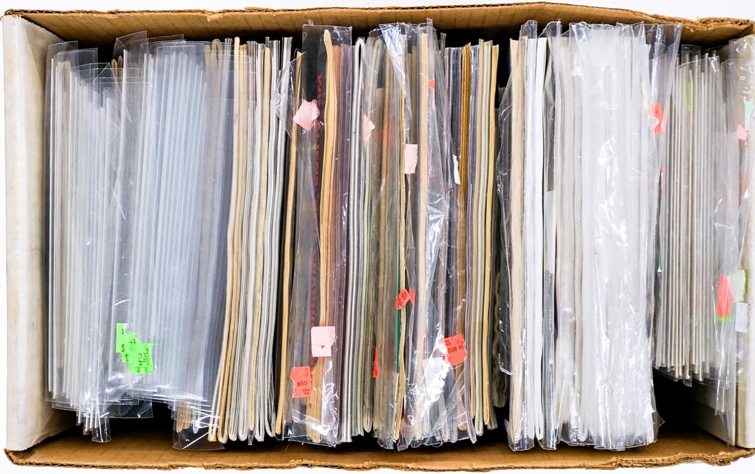 Short White Box of Comic Books.: Short White Box of Comic Books. This lot has been searched for key issues. Lot measures 16 x 11 x 4 inches for shipping purposes. The absence of a condition report does not imply that the lot is in pe
