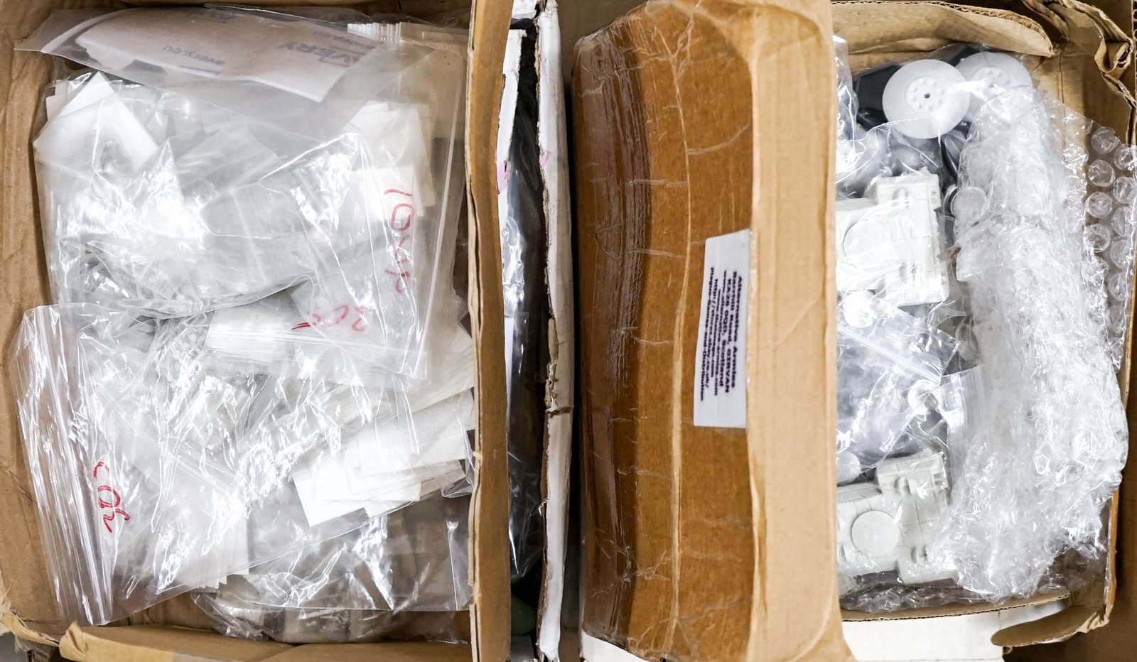 TTRPG, War Games: Lot measures 16 x 12 x 4 in. for shipping purposes. The absence of a condition report does not imply that the lot is in perfect condition or completely free from wear and tear, imperfections, or the c