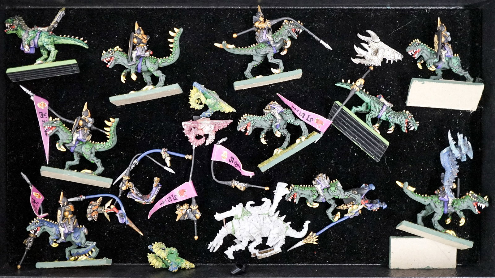 TTRPG, War Games Figures: Lot measures 16 x 12 x 4 in. for shipping purposes. The absence of a condition report does not imply that the lot is in perfect condition or completely free from wear and tear, imperfections, or the c