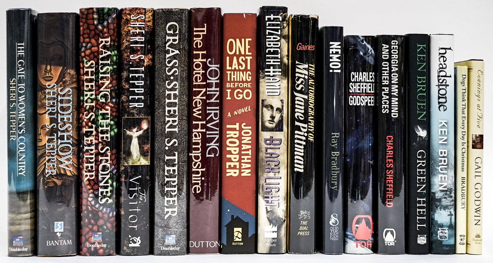 Key Sci-Fi FIRST EDITIONS. Unsigned (16): First Editions. Unsigned. (16) Books are in EX+/NM condition (Like-New). These books are from an odor free and smoke-free home. Book lot measures 17 x 13 x 7 inches for shipping purposes. Signed