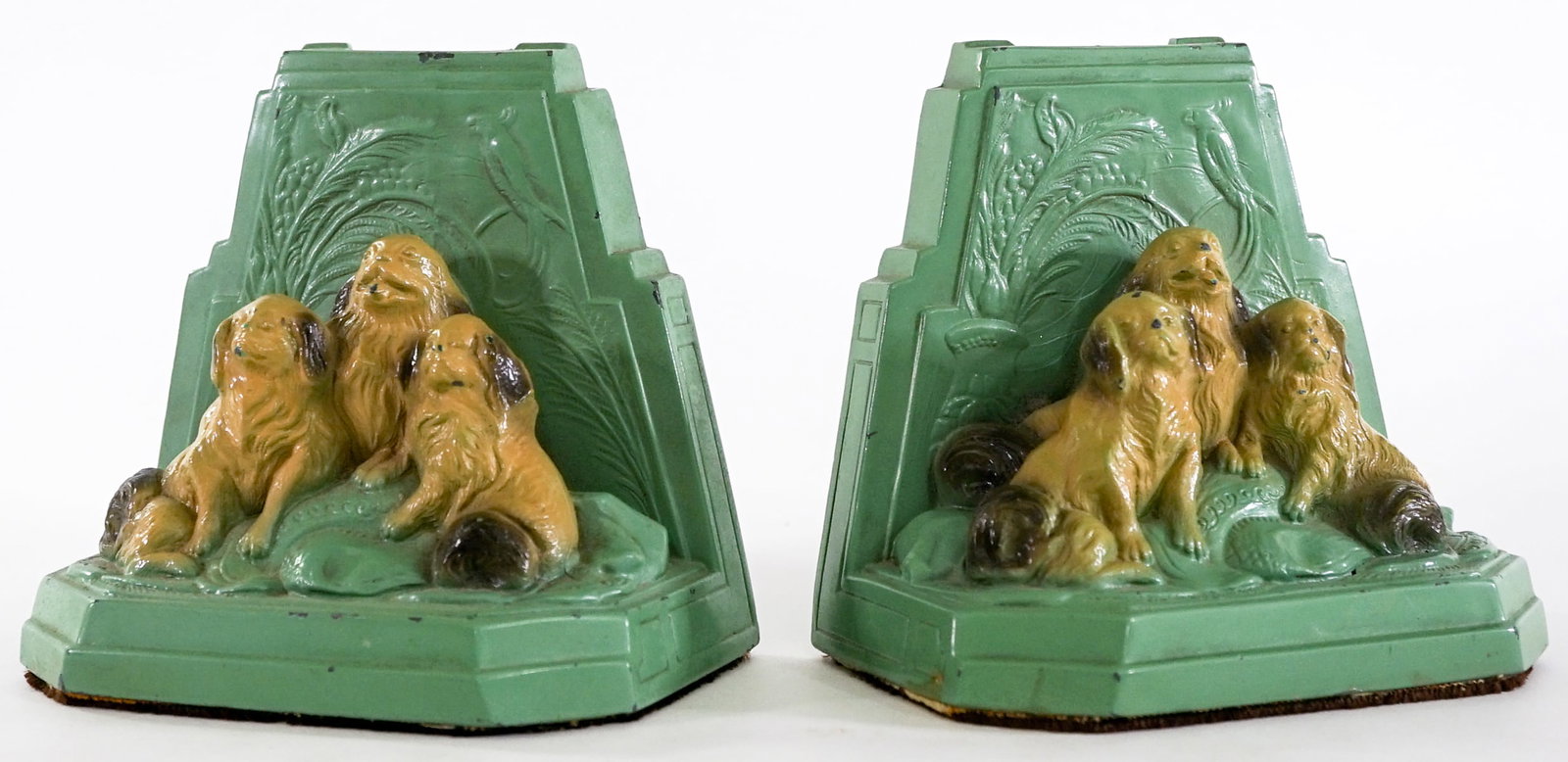 Metal #517 (Pair) Cold Painted Bookends [Dogs]: 'Three Dogs' cast metal 517 pair bookends. EACH measures 5 x 5.5 x 3.5 in. Lot measures 5 x 5.5 x 7 inches for shipping purposes. The absence of a condition report does not imply that the lot is in pe