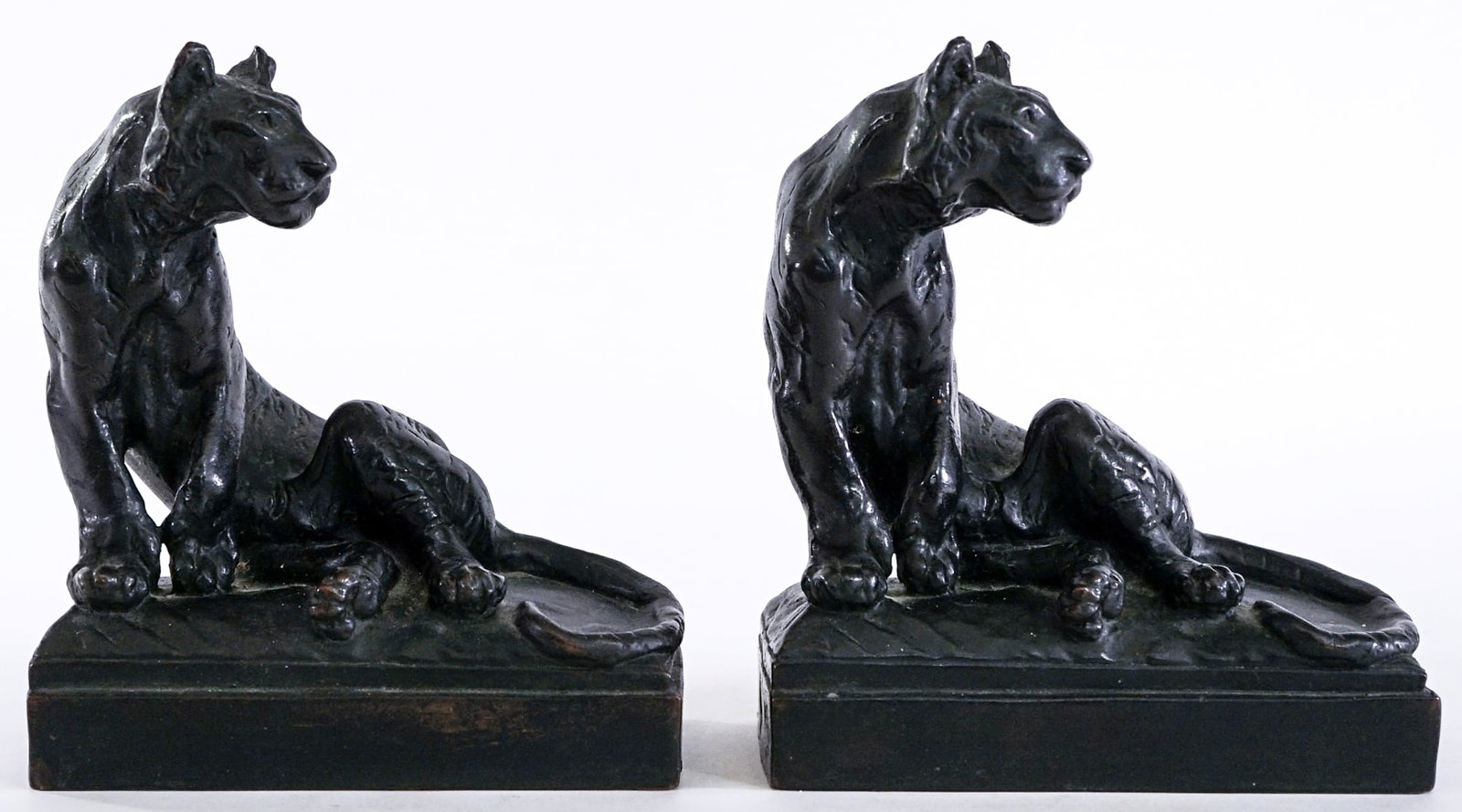 Pompeian Bronze (Pair) #149 Tiger Bookends: Pompeian Bronze Co. NY pair #149 Tiger bookends. EACH measures 6.825 in. x 6 x 3.5 in. Lot measures 6.825 x 6 x 7 inches for shipping purposes. The absence of a condition report does not imply that th