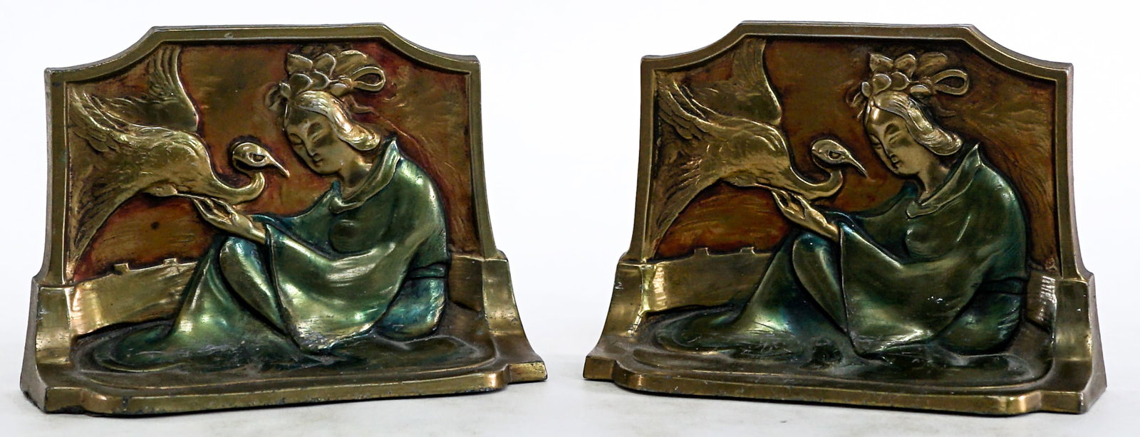 Fantasie Geisha (Pair) Pompeian Bronze Bookends: Pompeian Bronze metal clad pair 'Fantasie' Geisha with bird bookends. EACH measures 4 x 5.75 x 2 in. Lot measures 4 x 5.75 x 4 inches for shipping purposes. The absence of a condition report does not