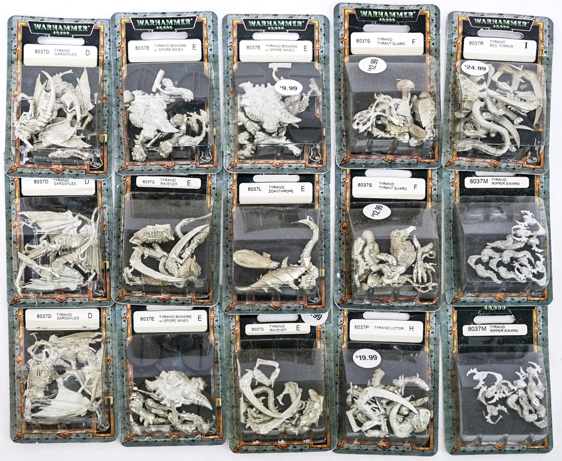 Warhammer 40,000 Miniatures (15): Lot measures 10 x 8 x 10 in. for shipping purposes. The absence of a condition report does not imply that the lot is in perfect condition or completely free from wear and tear, imperfections, or the c