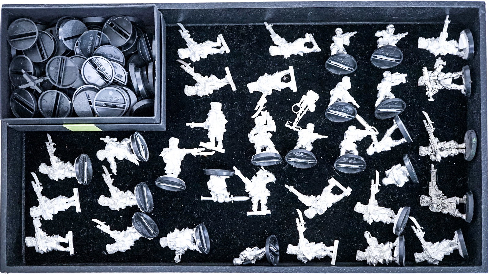Games Workshop TTRPG Miniatures: Lot measures 8 x 10 x 8 in. for shipping purposes. The absence of a condition report does not imply that the lot is in perfect condition or completely free from wear and tear, imperfections, or the co