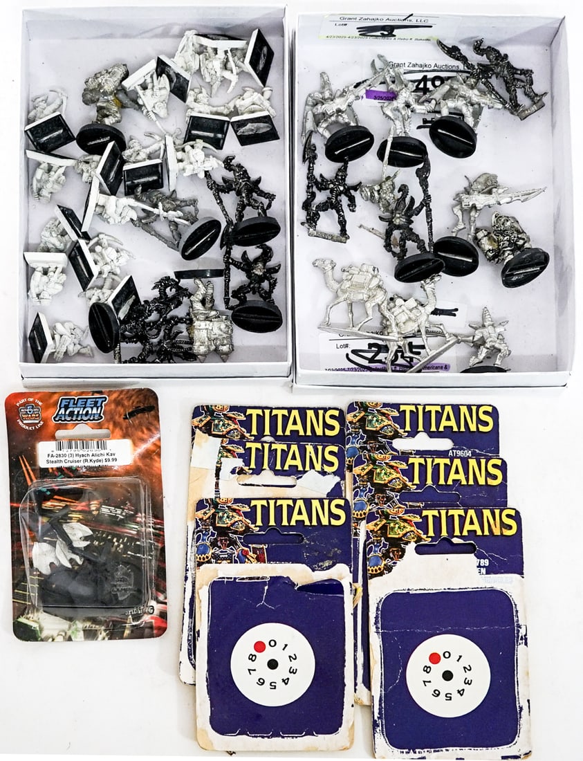 Group of Wargames Miniatures: Lot measures 8 x 10 x 8 in. for shipping purposes. The absence of a condition report does not imply that the lot is in perfect condition or completely free from wear and tear, imperfections, or the co