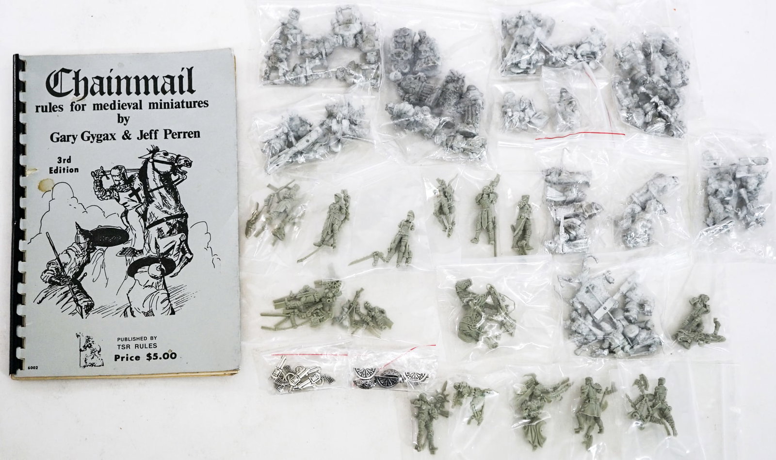 Group of Wargames Miniatures: Lot measures 8 x 10 x 8 in. for shipping purposes. The absence of a condition report does not imply that the lot is in perfect condition or completely free from wear and tear, imperfections, or the co