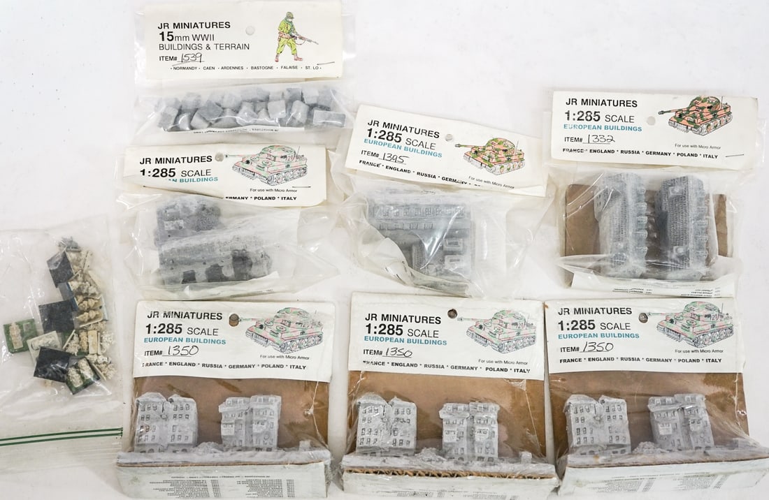 Wargames Miniatures: Lot measures 10 x 10 x 10 in. for shipping purposes. The absence of a condition report does not imply that the lot is in perfect condition or completely free from wear and tear, imperfections, or the 