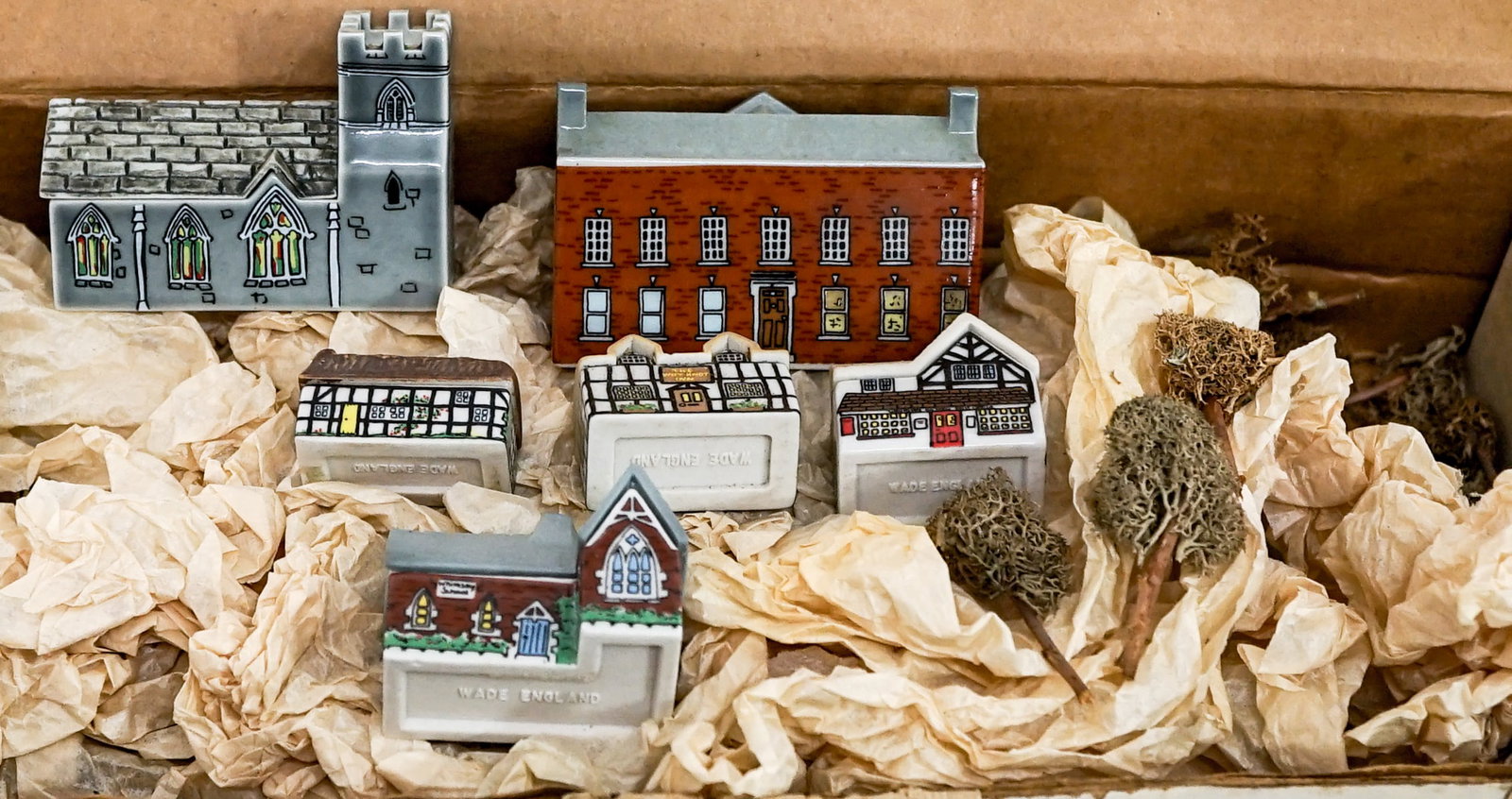 (Wade Porcelain) Wargames Buildings (1 of 2)