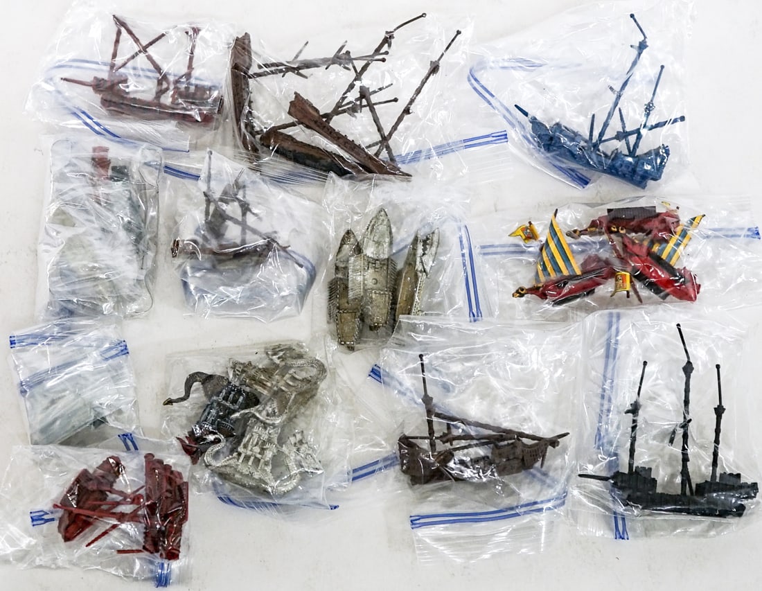 Group of Wargames Miniatures: Lot measures 10 x 8 x 8 in. for shipping purposes. The absence of a condition report does not imply that the lot is in perfect condition or completely free from wear and tear, imperfections, or the
