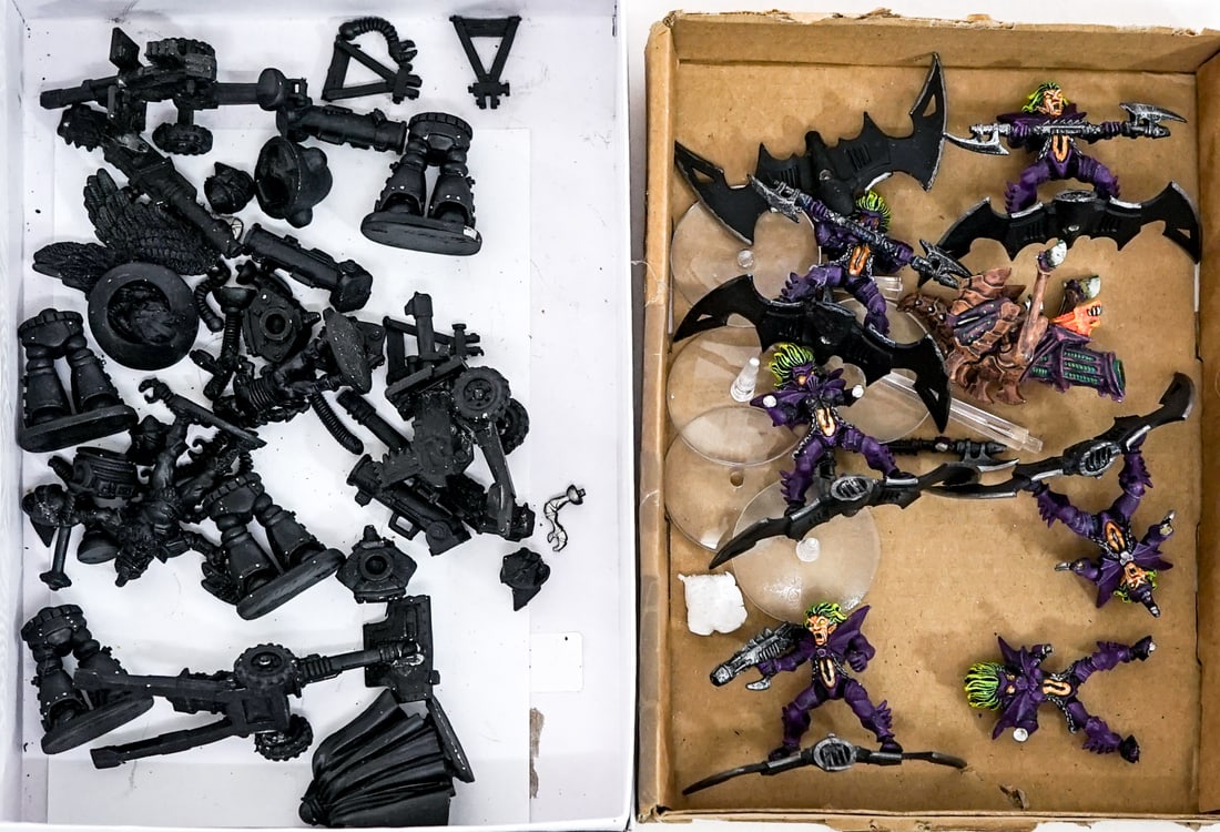Wargames Miniatures: Lot measures 10 x 8 x 4 in. for shipping purposes. The absence of a condition report does not imply that the lot is in perfect condition or completely free from wear and tear, imperfections, or the