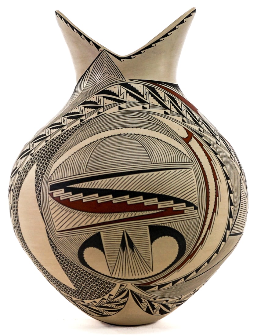 Yolanda Quezada (Mata Ortiz) 12IN Olla Vase: Yolanda Quezada (Mata Ortiz) polychrome pottery vase SIGNED underside. Measures 12 H x 8.5 W x 8.5 in. D. No evident cracks, chips or repairs. Lot measures 12 in. H x 8.5 in. W x 8.5 in. D for shippin