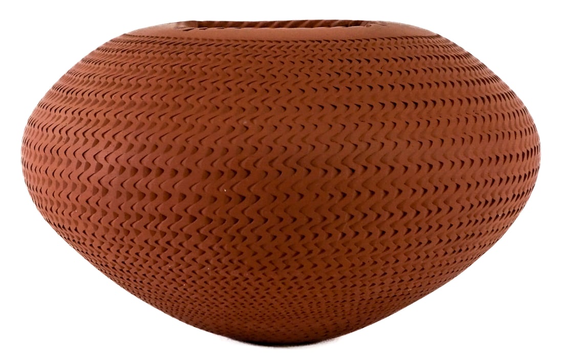 Reynaldo Quezada (Mata Ortiz) SIGNED Pottery Jar (1 of 5)