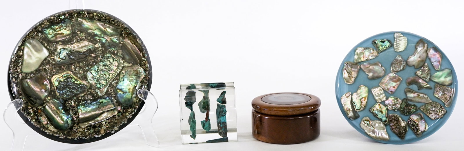 Natural Materials (4) Decorative Items (1 of 8)