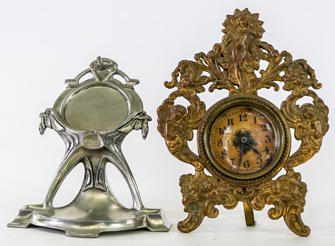 Pocket Watch Stand and Desk Clock (1 of 4)