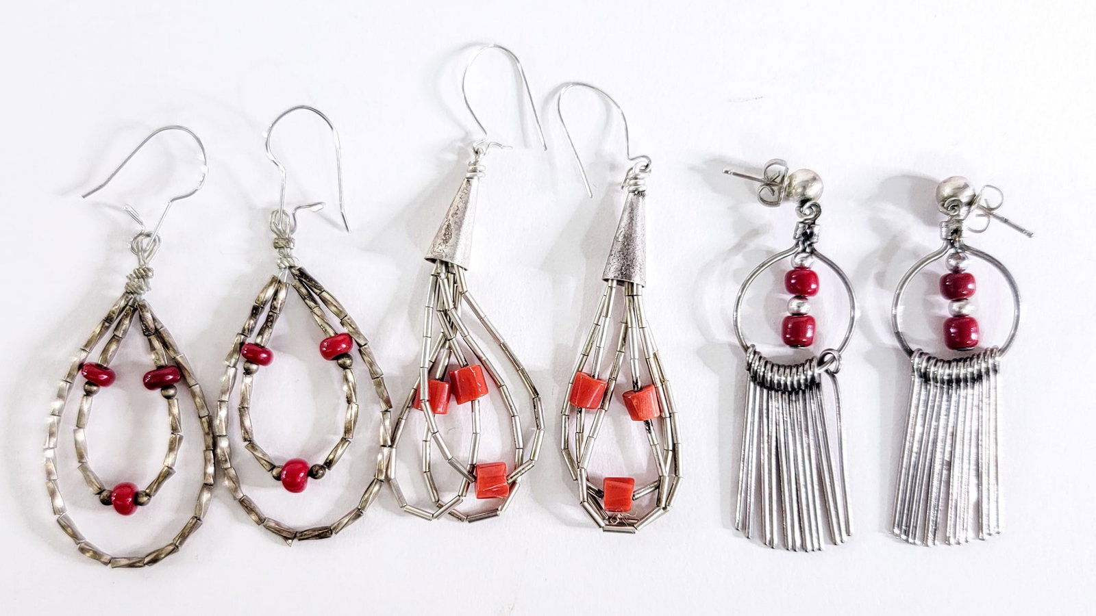 Southwest-Style (3PR) Coral Beaded Earrings 12g (1 of 4)