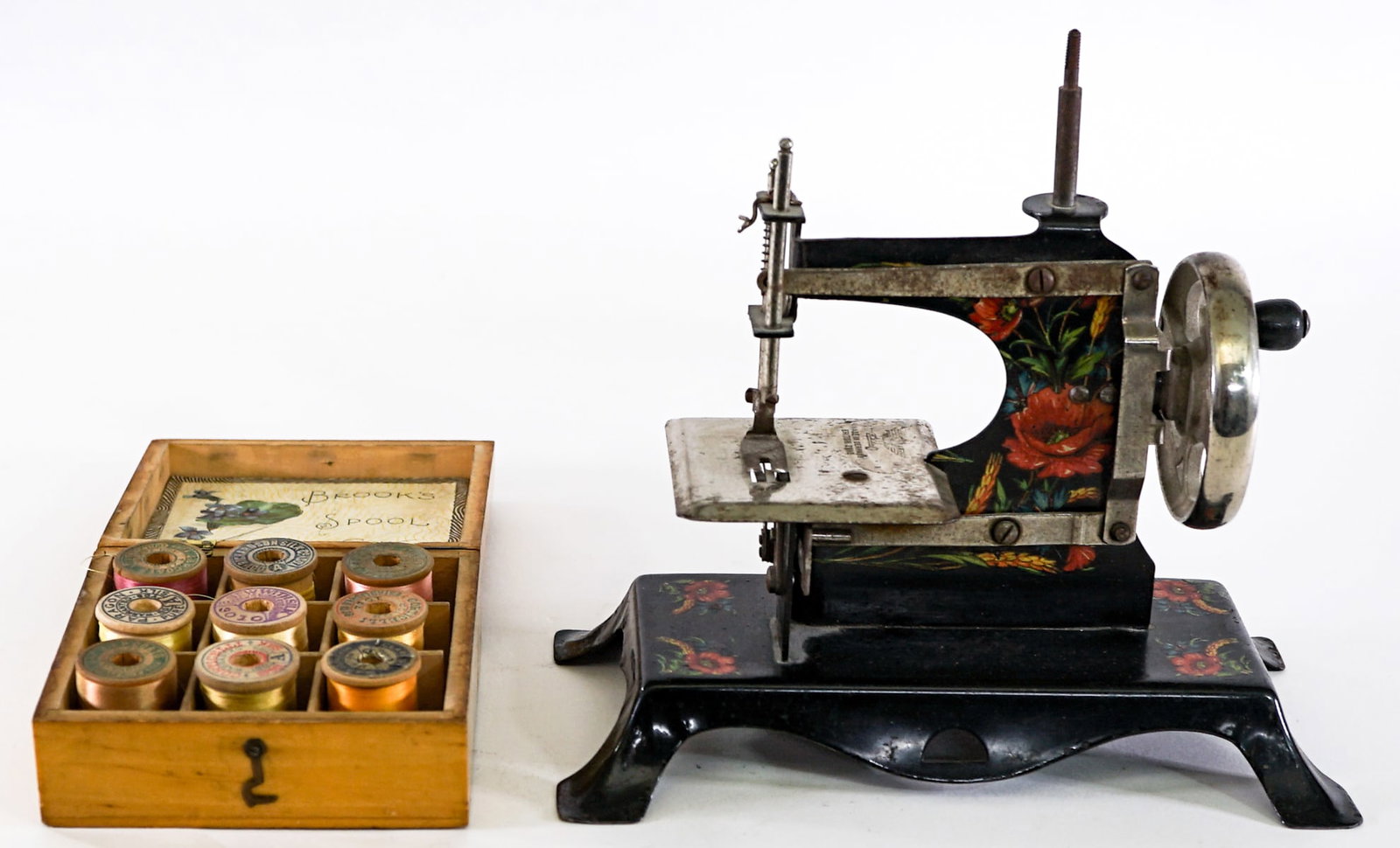 Antique Sewing Machine and Sewing Box (1 of 5)