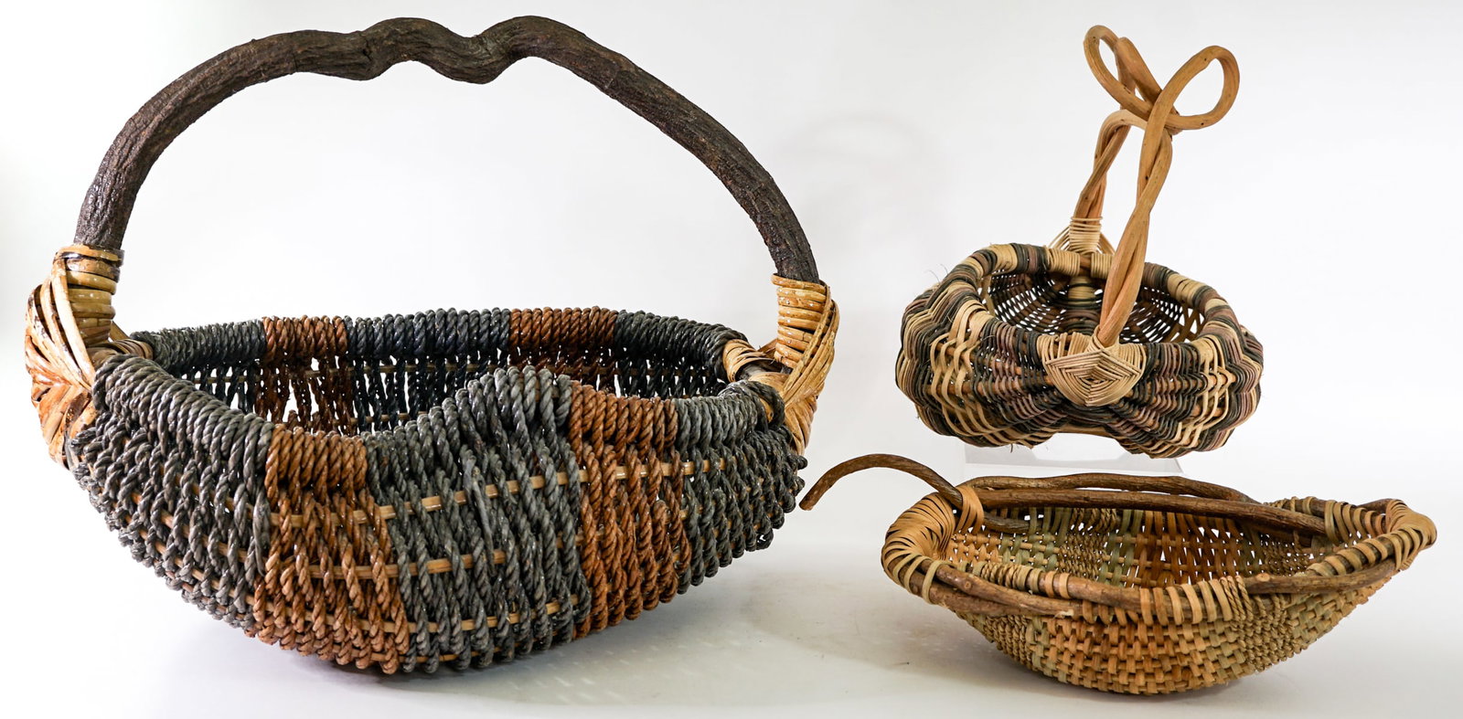 Woven (3) Handled Baskets (1 of 10)