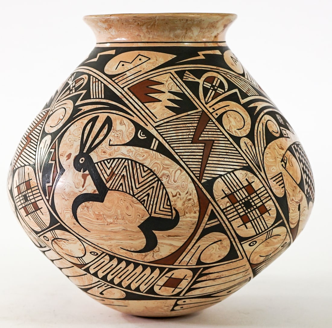 Cesar Dominguez (Mata Ortiz) SIGNED 7in Pottery: Cesar Dominguez (Mata Ortiz) polychrome pottery olla vase signed underside. Measures 7 in. tall x 7 in. diameter. Measures 3.5 in. across rim. No evident cracks, chips or repairs. Lot measures 7 in.