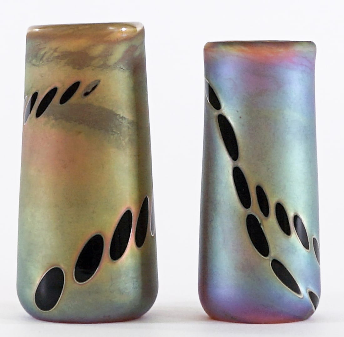 Art Glass (2) Shot Glasses Unsigned (1 of 6)