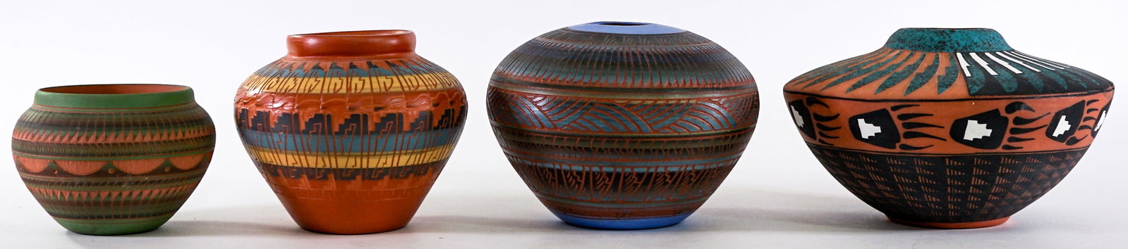 Pottery (4) Vases - Navajo & Pueblo (1 of 7)