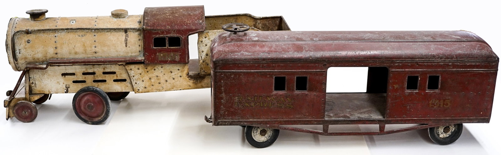 Steelcraft Riding Toys-Engine & Passenger Car: They measure 9.5 x 28.5 x 7 inches and 10.25 x 23.5 x 6.5 inches. Combined, for shipping purposes they measure 10 x 29 x 16 inches. As-is condition. The absence of a condition report does not imply