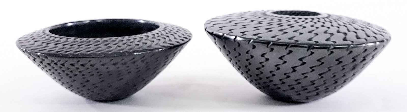 Reynaldo Quezada SIGNED Small Blackware Vases (1 of 6)