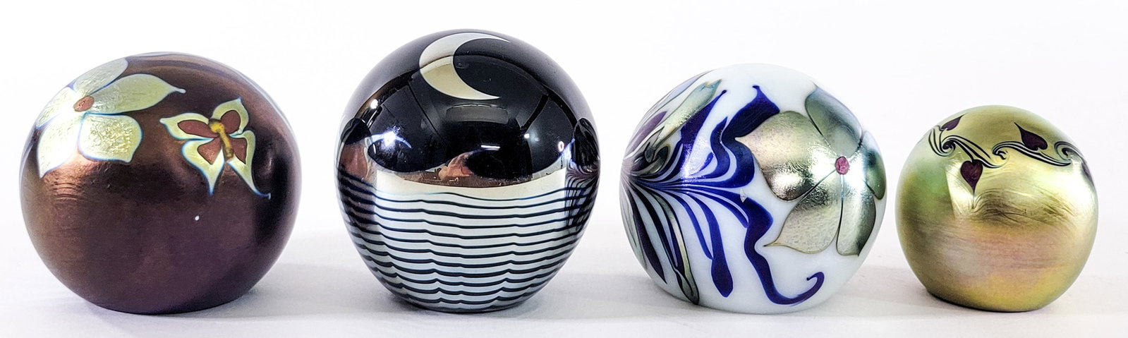 Stephen Correia SIGNED (4) Art Glass Paperweights (1 of 7)