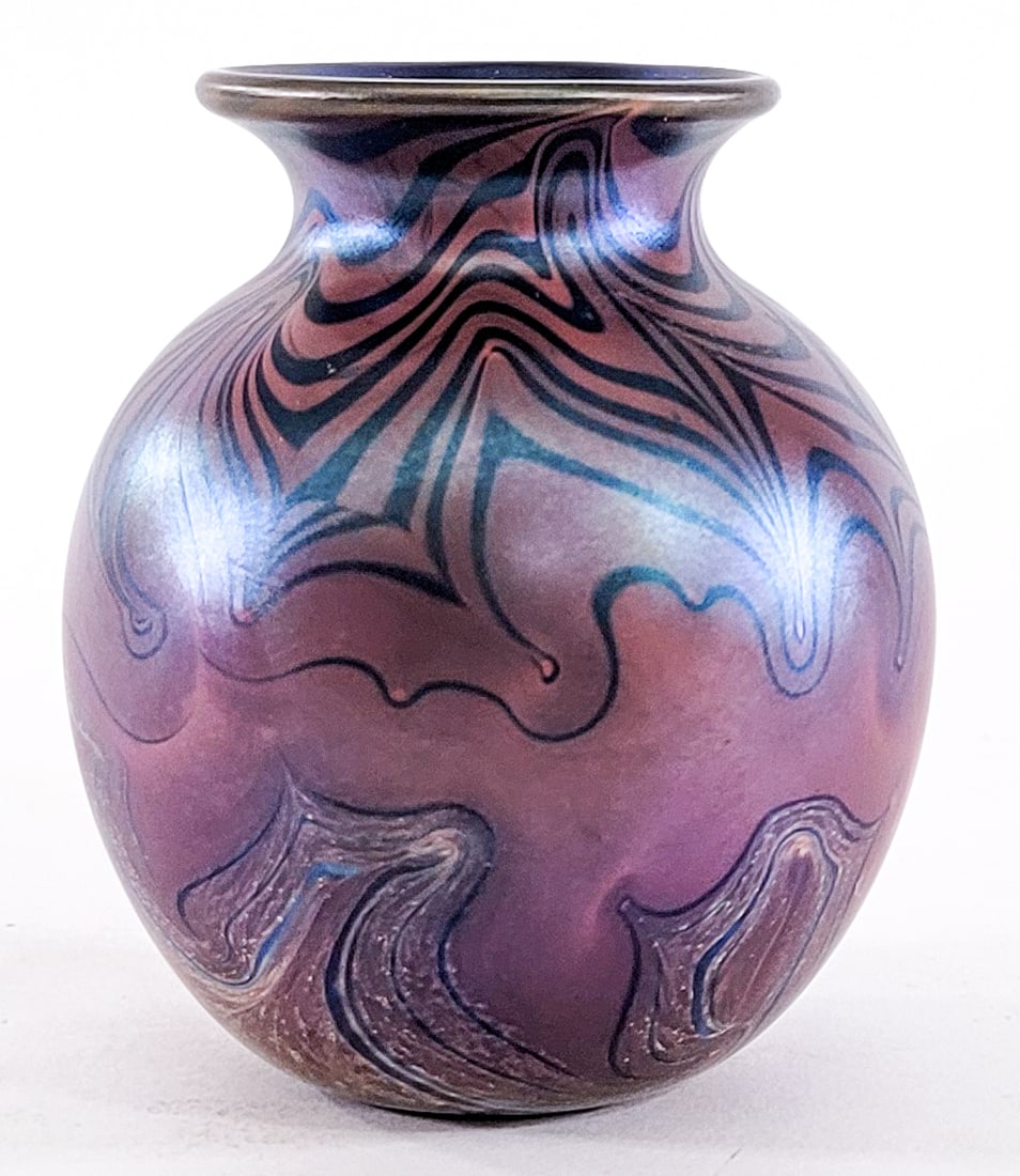 Carlson SIGNED 4.5IN Tall Art Glass Vase (1 of 4)