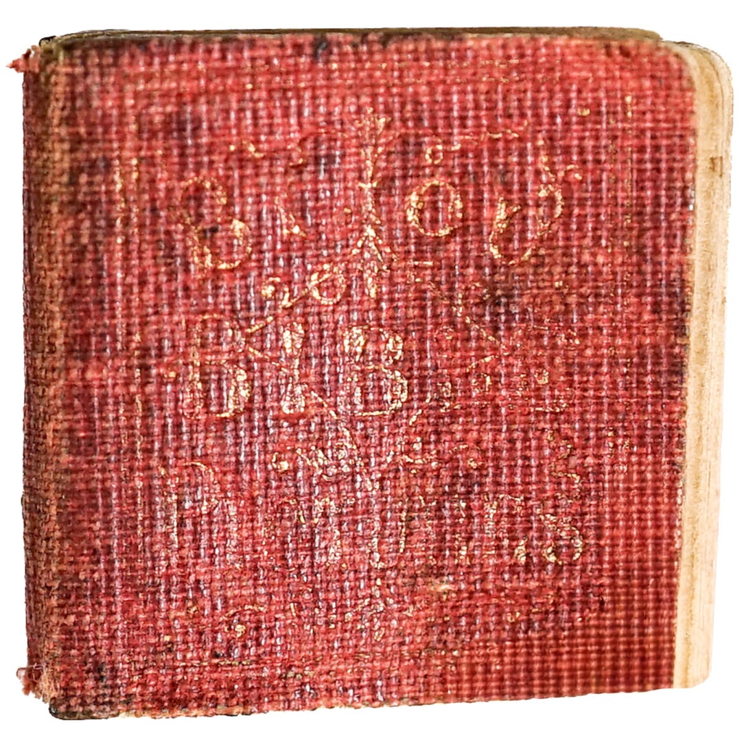 Religious Illustrated Miniature Book J. Hamiliton: Miniature illustrated book with engravings measures 1.25 x 1.25 x .25 in. Lot measures 2 in. H x 2 in. W x 2 in. D for shipping purposes only. The absence of a condition report does not imply that the