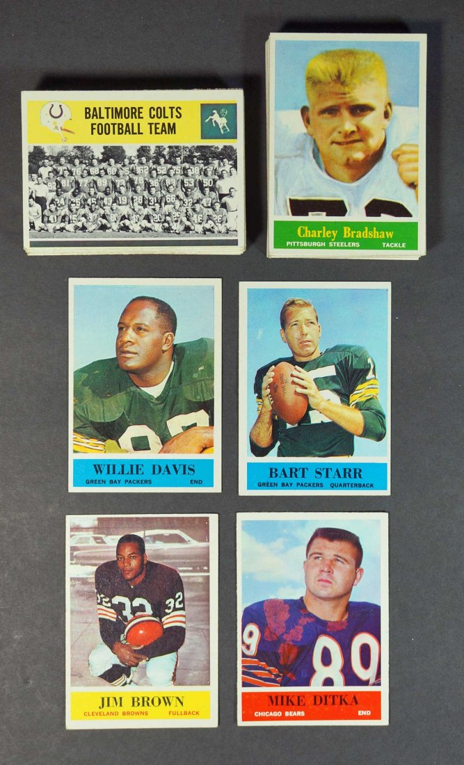 1964 Philadelphia Football Cards: 1964 Philadelphia football cards (58). Includes Starr, Ditka, Brown. No duplicates. Ex/Ex-M