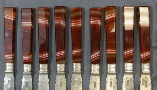 1916 London Silver Agate Flatware Set (24): Tessiers, Ltd.: Arthur Martin Parsons & Frank Walter Pairpoint, marked with Londaon sterling rampant lion, date mark 1916 and AP over FP in a shield hallmarks. Forks measure 18.5 cm in length and kniv