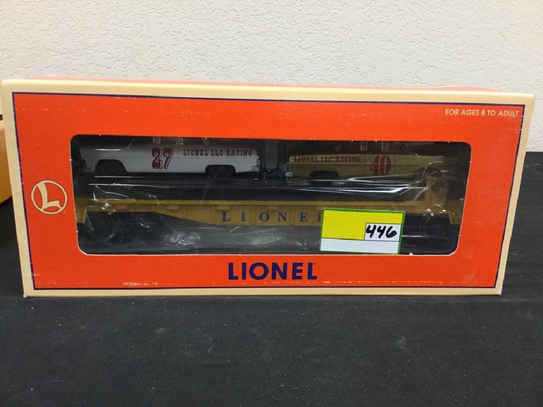 VINTAGE LIONEL 6424 LIONEL CIRCLE - L RACING FLATCAR: VINTAGE LIONEL 6424 LIONEL CIRCLE - L RACING FLATCAR WITH STOCK CARS. NIB. 6-19423