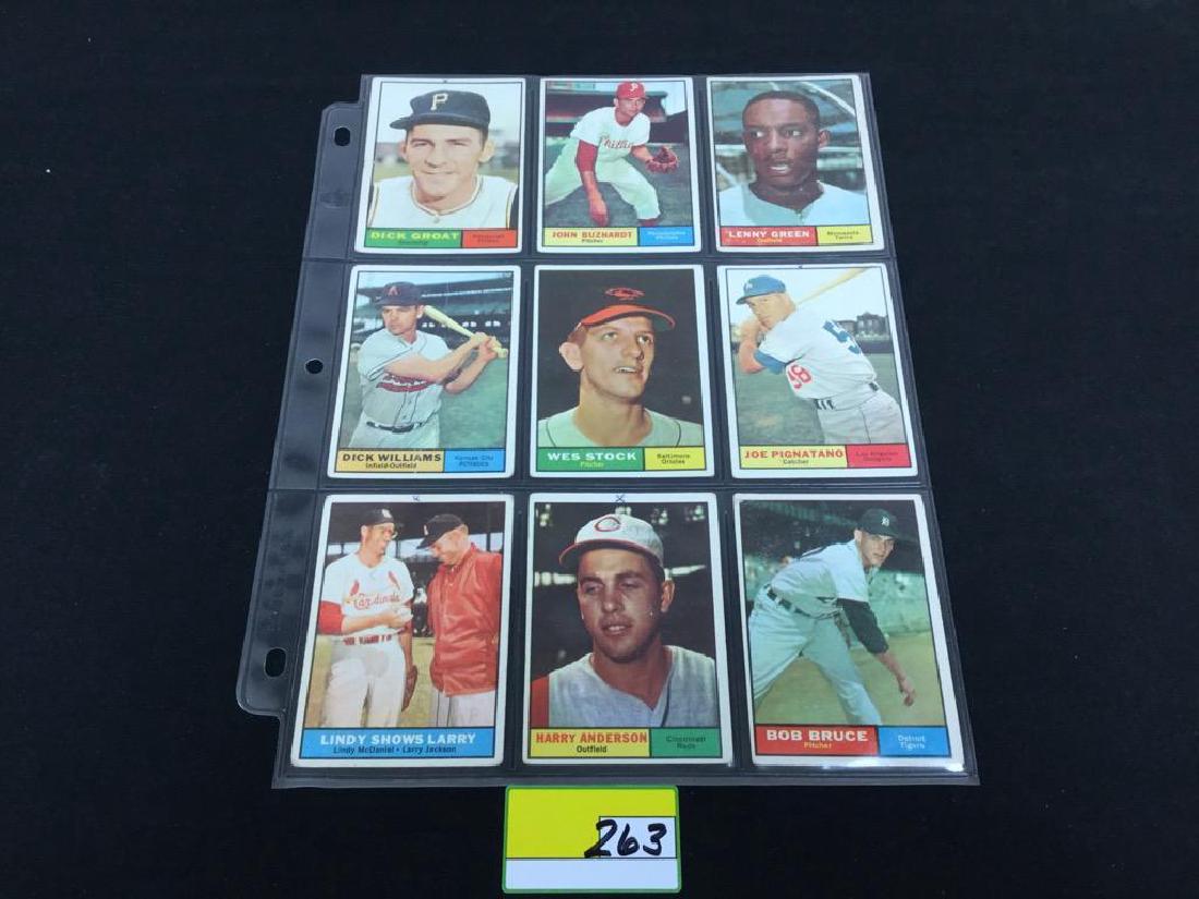 33 COUNT VINTAGE MIXED 1961 TOPPS BASEBALL CARDS. (1 of 7)