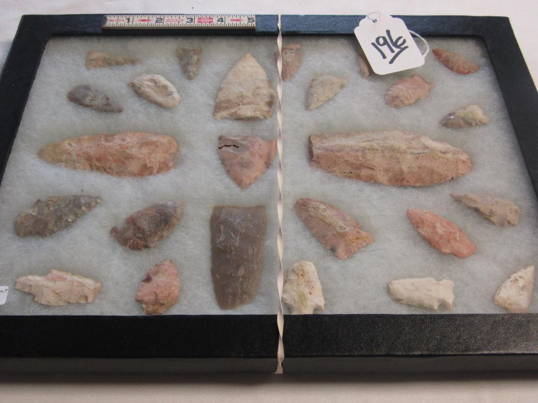 Display 25 pc: Display with 25 pc. Flint points and tools