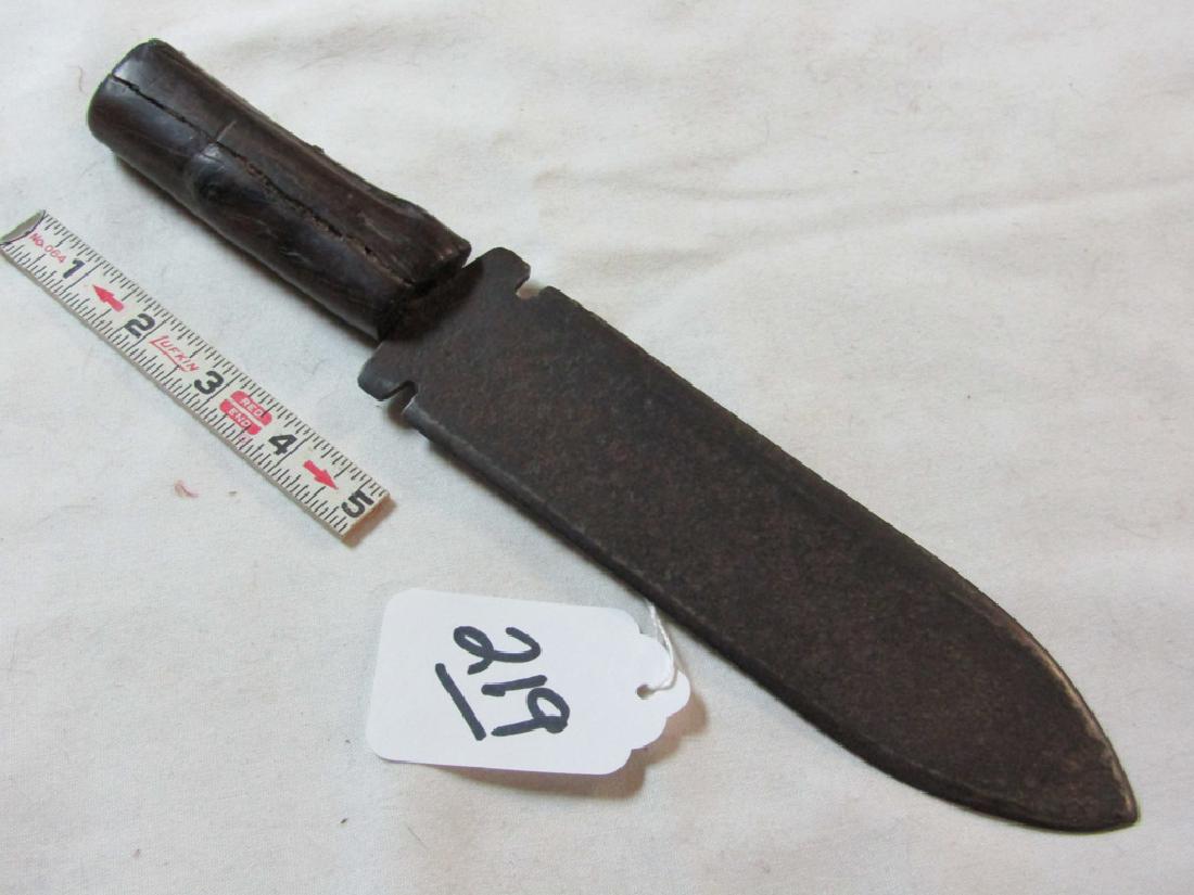 Dag knife: 12" dag knife, resharpened