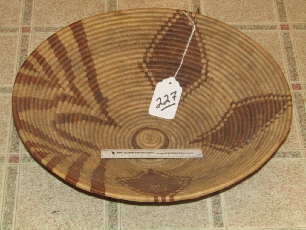 Gathering basket (1 of 1)