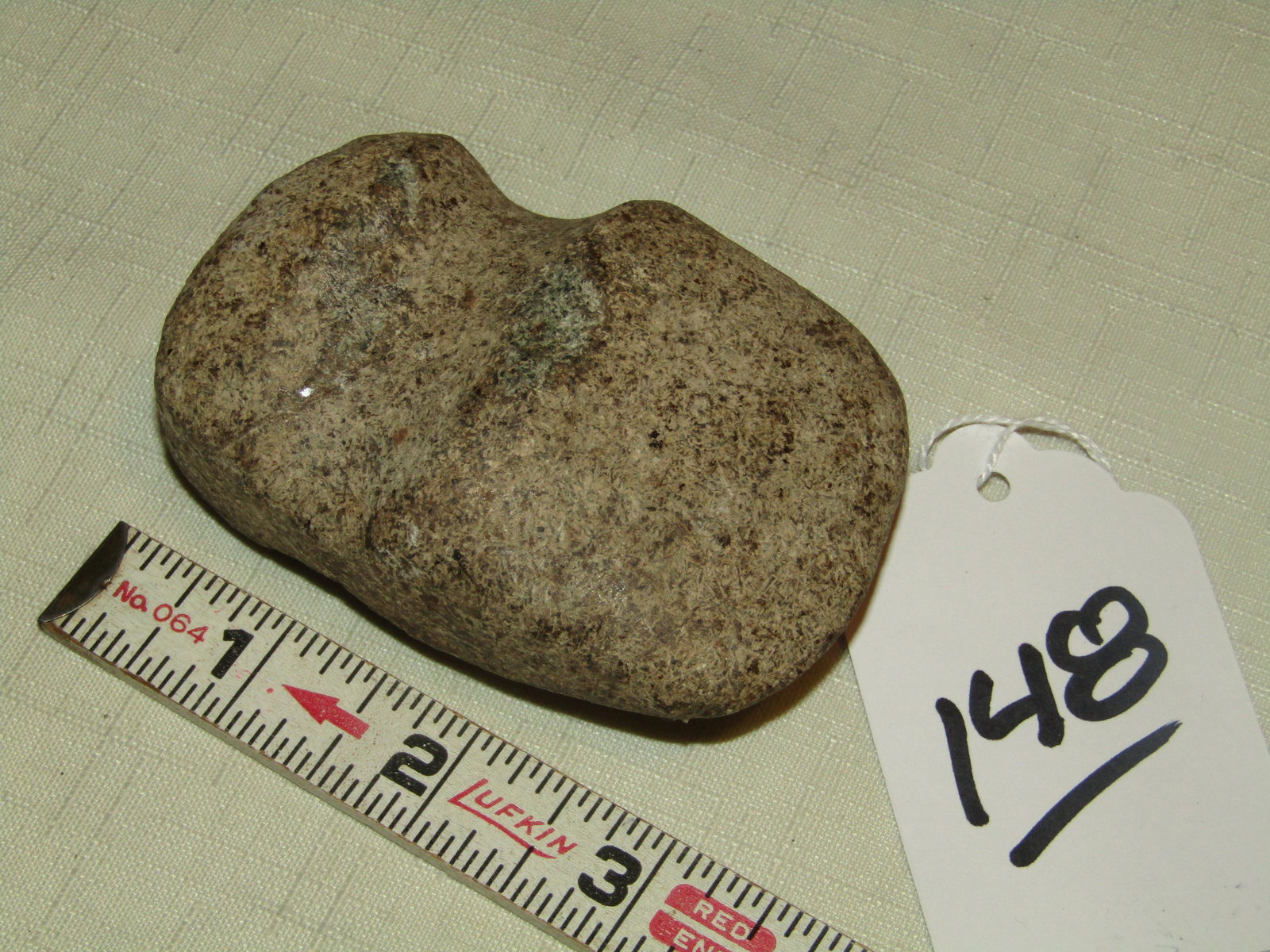 Axe: 3 1/4" axe, 3/4 groove, brown speckled