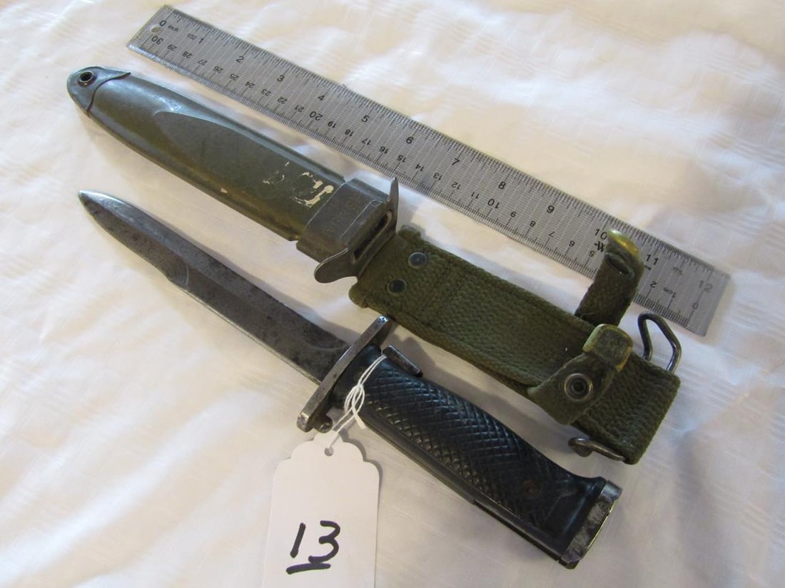 Bayonet: USN 8A1 PH bayonet with scabbard