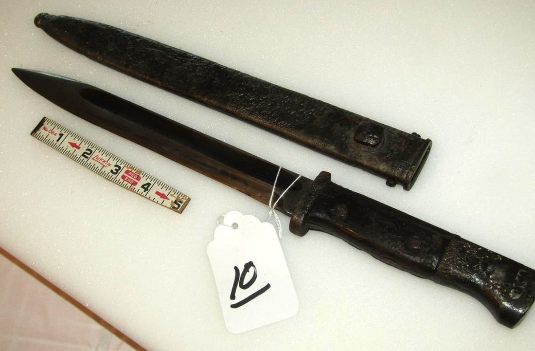 Bayonet: 15" bayonet No,1447 5/242 with scabbard