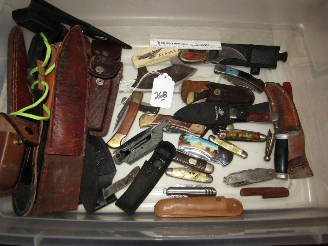 Numerous knives (1 of 1)