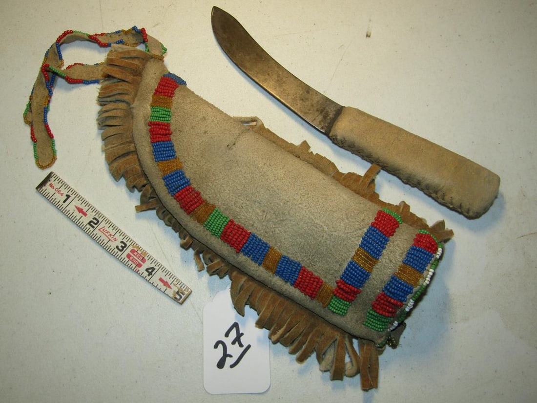Knife case: Plains 10" bead knife case with knife, brain tanned, sinew, good cond. Ca.1940
