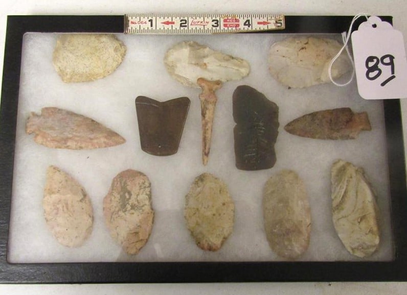 Arrowheads: Display with 13 pc points, tools and fossils