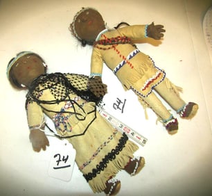 Pr Sioux dolls