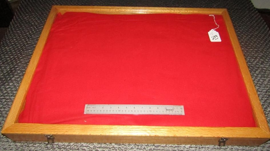 Display case (1 of 1)