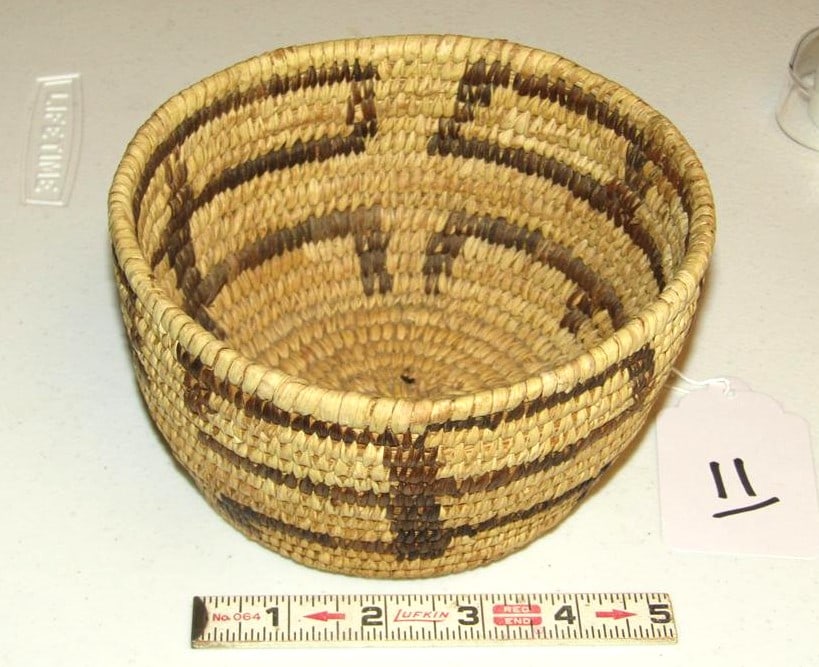 Basket: Papago 6 1/4" x 3 1/2" basket, good condition