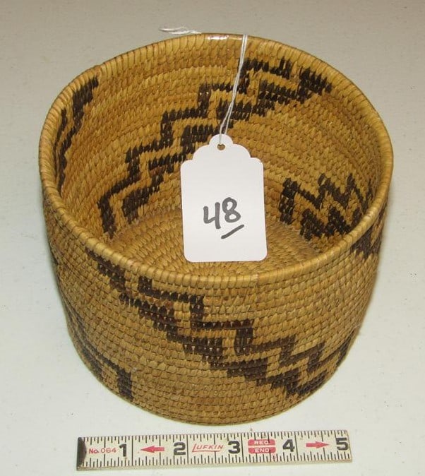 Basket,: Papago round 6" x 5" basket with step design, good cond