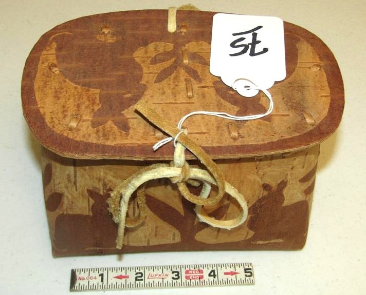 Basket: Chippewa Rabbit and Moose engraved birch bark basket, 7 1/4" x 5", very good cond