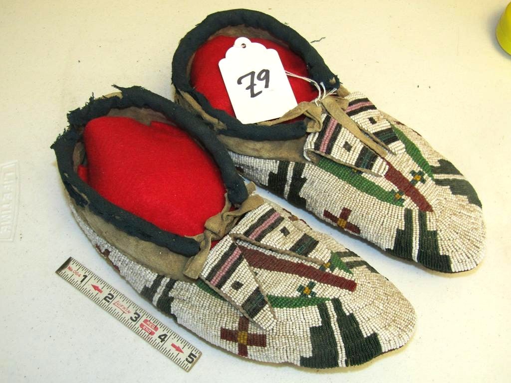 Moccains,: Northern Plains 11" full beaded moccasins,bead tabs, minor damage top of cuffs, Buffalo hide, good cond